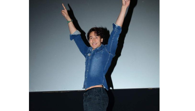 Tiger Shroff, Kriti Sanon celebrate Yoga Day