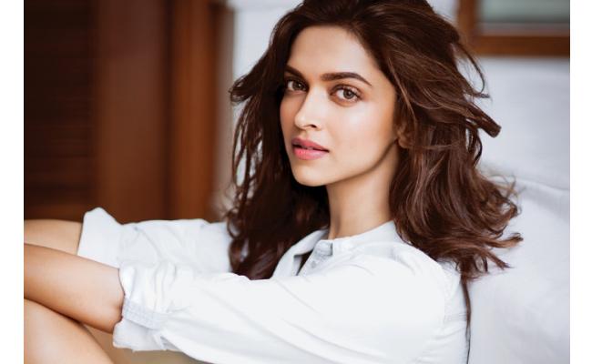 Sexy Siren: Deepika Padukone
