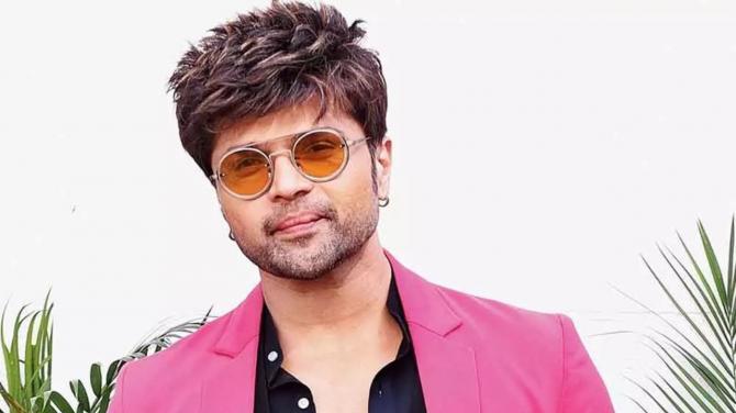 Top 4 Himesh Reshammiya Memes Which You Should Not Miss