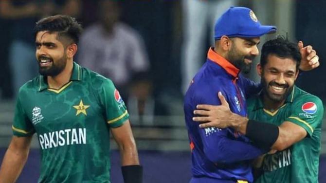 Candid Moments from the Ind VS Pak ICC T20 World Cup 2021 Match that won the internet and our hearts