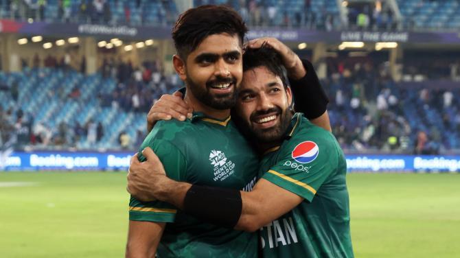 Candid Moments from the Ind VS Pak ICC T20 World Cup 2021 Match that won the internet and our hearts