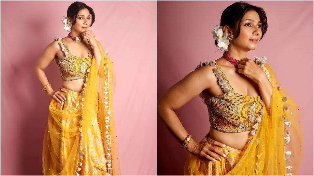 Tanisha Mukerji`s lehenga choli is perfect to enhance your fashion game with its simplicity