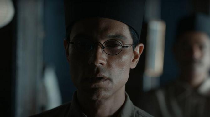 Swatantrya Veer Savarkar features in hindi and marathi