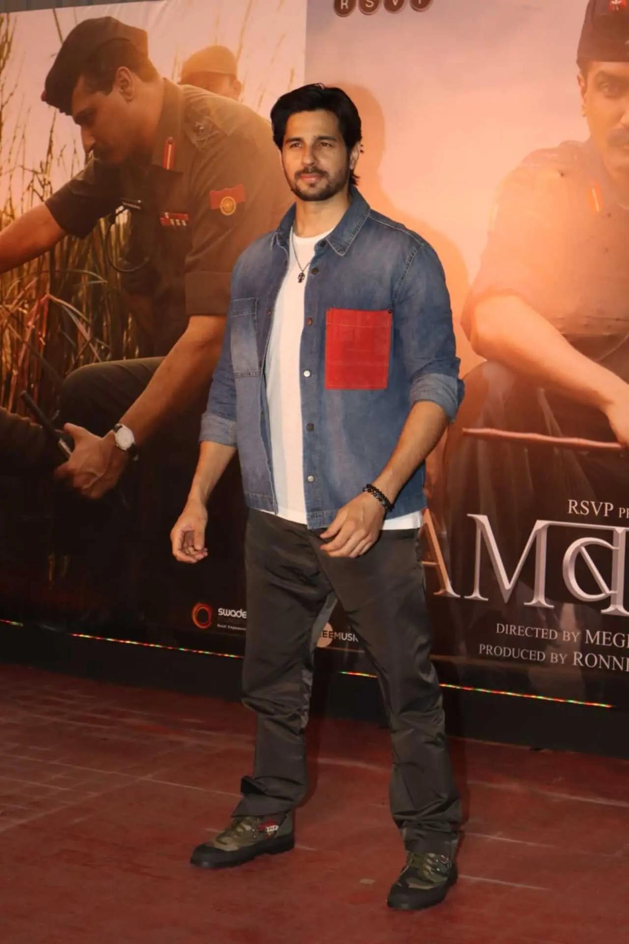 Sidharth Malhotra was clicked at the premiere of Sam Bahadur