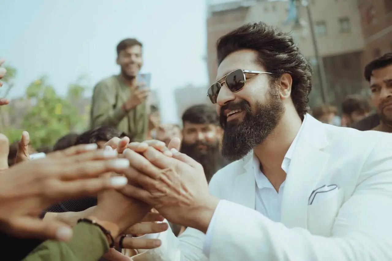 Dressed in a white suit, Vicky Kaushal arrived in Rajasthan`s Jaipur for the promotions of the film