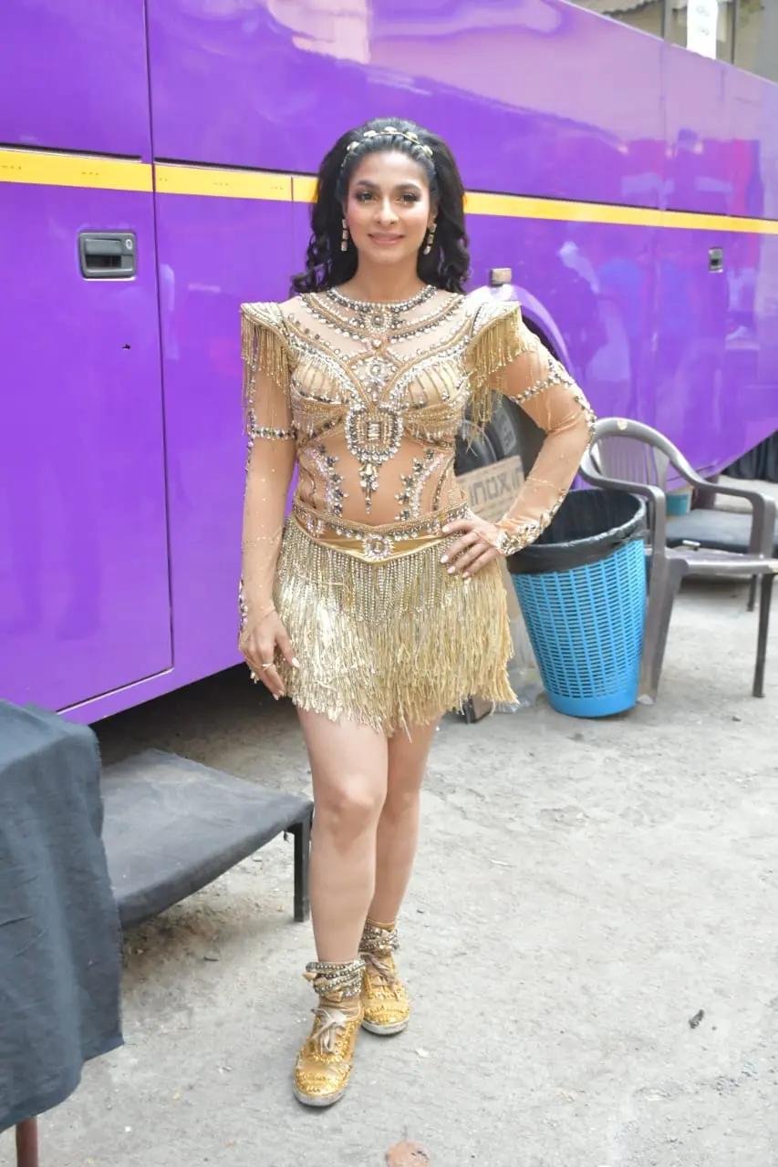 Tanishaa Mukerji was clicked in a beautiful costume, on the sets of Jhalak Dikhlaja