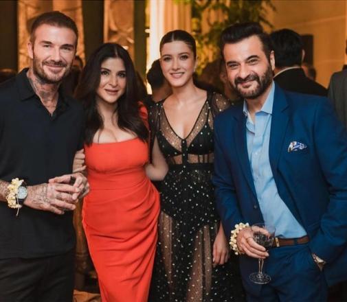 Beckham Meet: Sanjay Kapoor`s Family Photo Moment