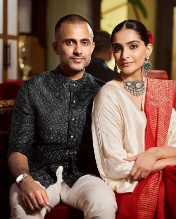 Sonam Kapoor and Anand Ahuja make a beautiful couple