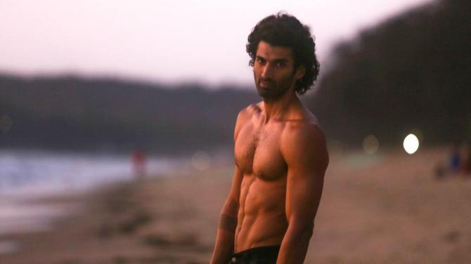 5 Thirst Trap Shirtless Pictures Of Aditya Roy Kapur That Proves He Is The Fittest Actor In Bollywood