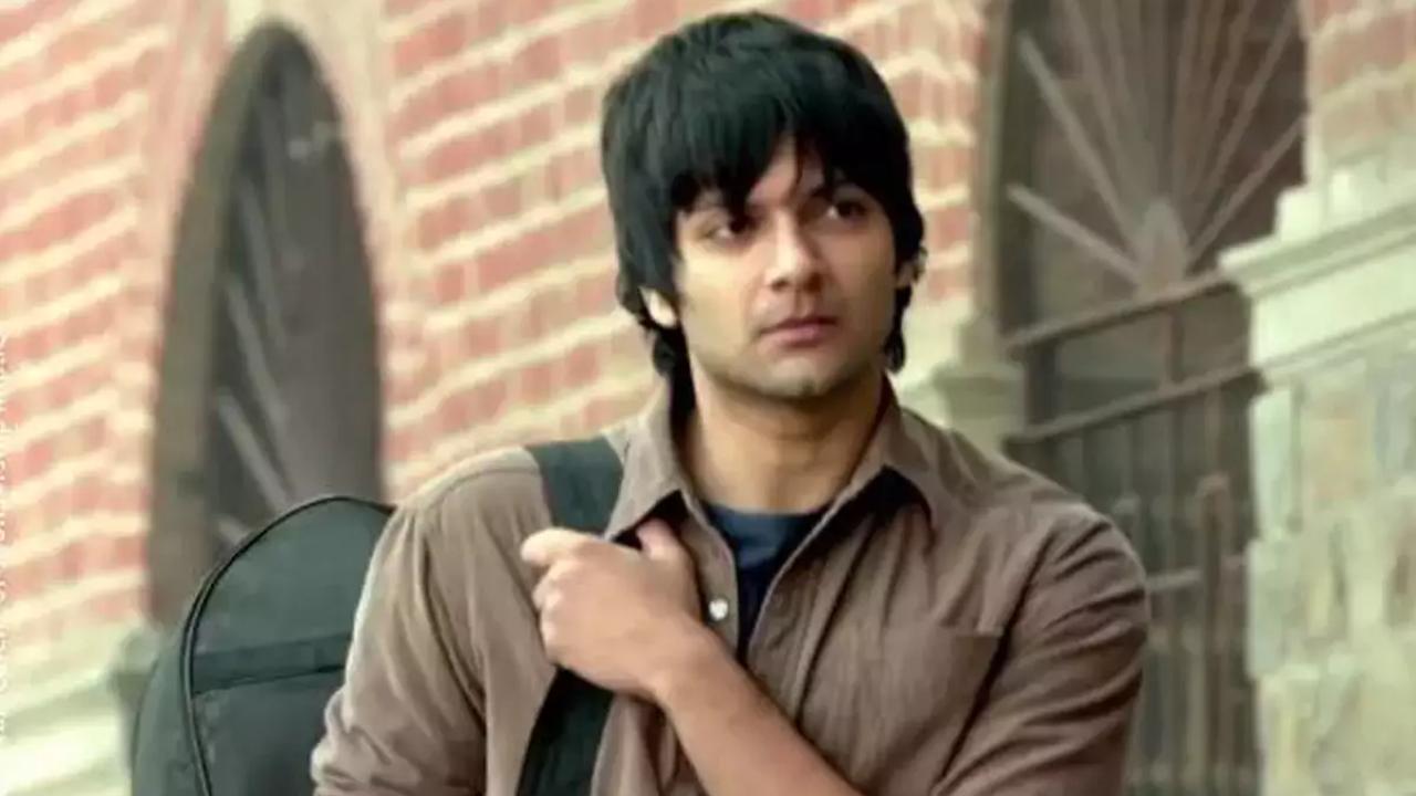 Fukrey (2013)