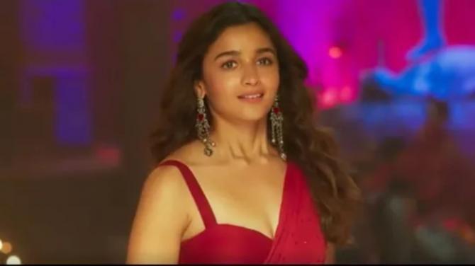 Alia unveils the first glimpse of her Brahmastra character Isha