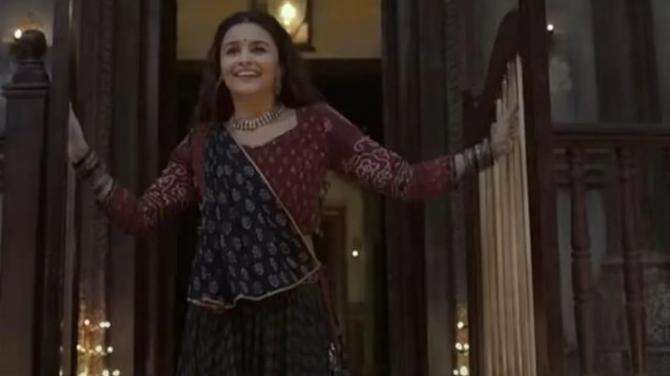 Navratri 2024: 5 Gorgeous Chaniya Choli Inspiration from Bollywood Diwas