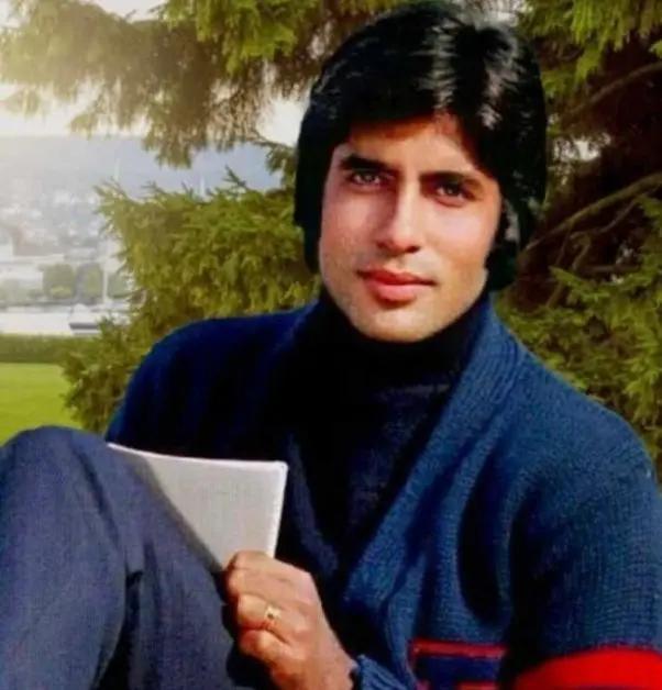 During Amitabh`s days of struggle, Mehmood offered him a place to stay in his home.