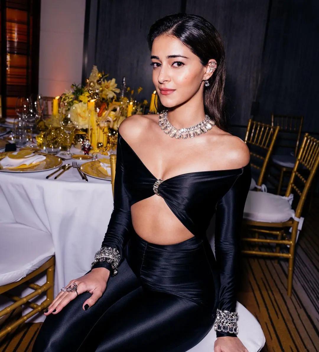 Ananya Panday`s luxury cocktail outfit is something worth admiring. Just check out her appearance at the Swarovski dinner in NYC for some fashion inspiration. She rocked a long, black cut-out leotard adorned with lots of shiny jewelry.