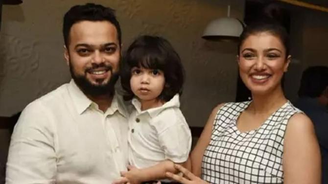 Before Parineeti Chopra And Raghav Chadha, These Bollywood Actresses Were Linked With Indian Politicians