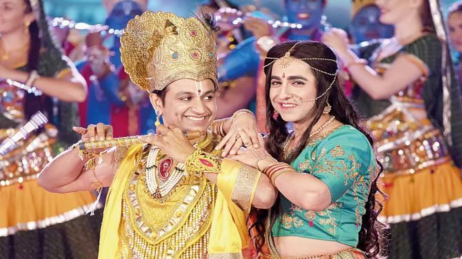 From Nawazuddin Siddiqui To Kamal Hasaan: 5 Male Actors Who Proved Their Versatility By Playing Female Roles