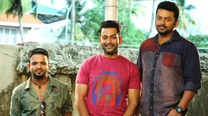 Amar Akbar Anthony (Sun NXT)