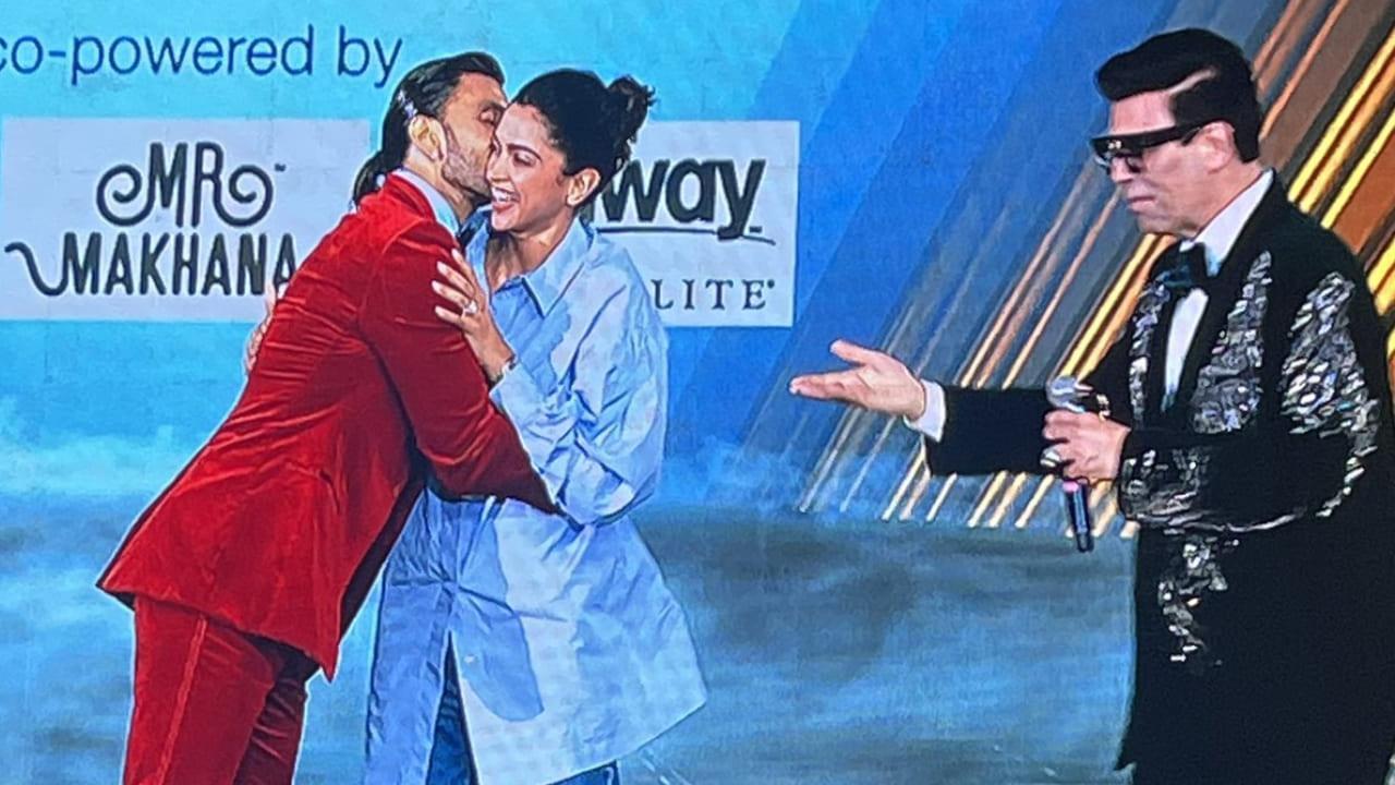 "Ranveer Singh Powered By Deepika Padukone" Says The Actor After Winning Filmfare Award For `83