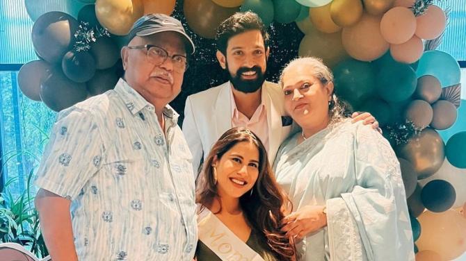 Vikrant and Sheetal with her parents