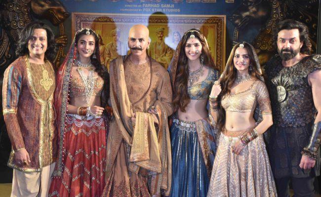 Housefull 4, Akshay Kumar, Riteish Deshmukh, Bobby Deol, Kriti Sanon, Pooja Hegde, Kriti Kharbanda