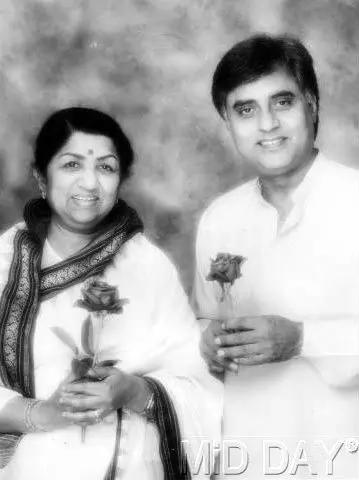 Jagjit Singh sang with Lata Mangeshkar in the album called `Sajda`.