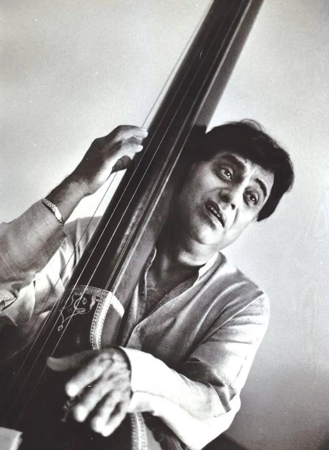 Popularly known as `The King of Ghazals`, Jagjit Singh was born as Jagmohan Singh Dhiman in Rajasthan on February 8, 1941. Singh had four sisters and two brothers and was known as Jeet by his family.