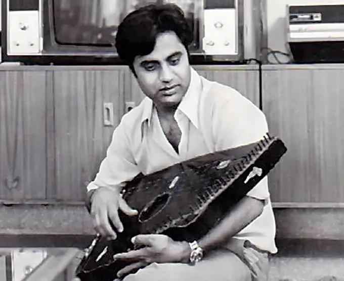 He received training in classical music by Ustad Jamal Khan of the Senia Gharaana.