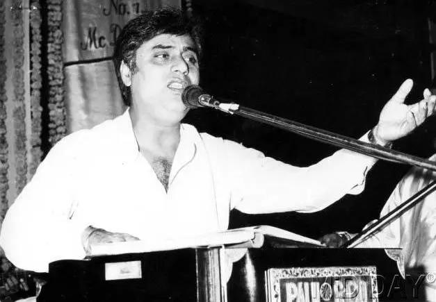 Jagjit Singh has sung songs in Punjabi, Hindi, Urdu, Bengali, Gujarati, Sindhi and Nepali.