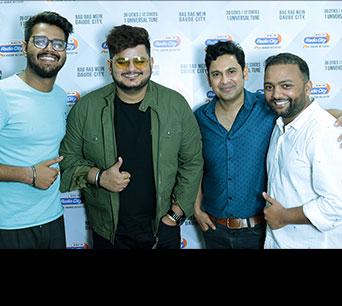 Vishal Mishra, Manoj Muntashir