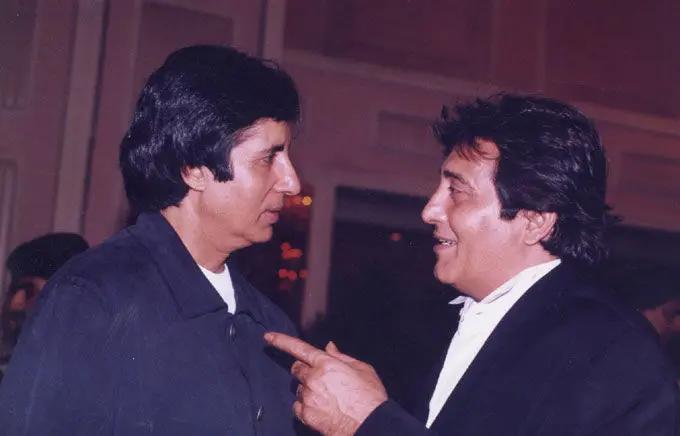 Vinod Khanna and Amitabh Bachchan, despite the competition, starred in blockbusters such as Amar Akbar Anthony, Parvarish, Reshma Aur Shera, Muqaddar Ka Sikandar, Zameer, Hera Pheri and Khoon Paseena. But Bachchan was the undisputed hero; Khanna, always the second man.