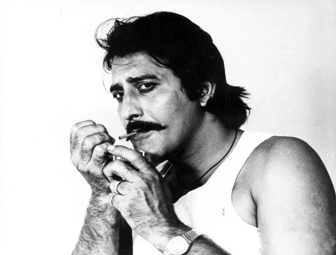 Vinod Khanna was born in Peshawar, now part of Pakistan, on October 6, 1946. His father was a textiles and chemicals businessman. During his schooling days, Vinod Khanna watched films like Solva Saal (1958) and Mughal-e-Azam (1960), and developed a liking for Hindi cinema.
