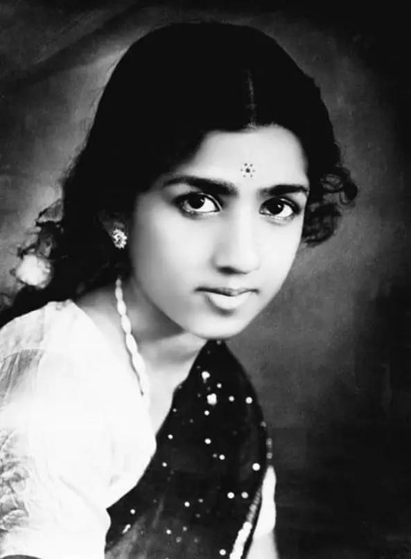 Lata Mangeshkar was only five years old when her father Pt Deenanath Mangeshkar started giving her singing lessons. Subsequently, she even participated in some of his plays.
