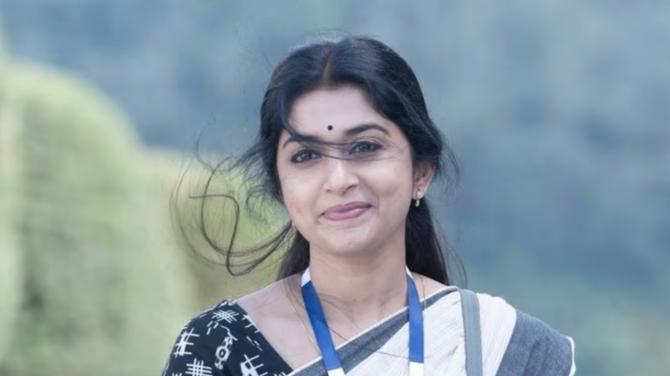 Meera Jasmine`s Best Performances