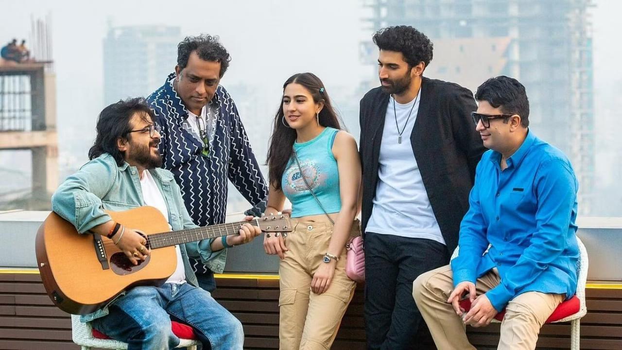 Anurag Basu Ropes In Sara Ali Khan And Aditya Roy Kapur For Metro... In Dino, Shares Pictures