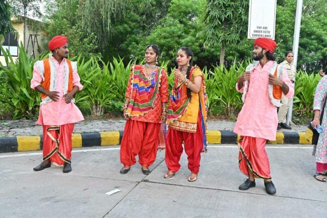 Beginning tomorrow morning, guests for the RagNeeti wedding are anticipated to arrive.