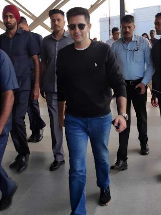 The soon-to-be groom Raghav Chadha would lead his baraat