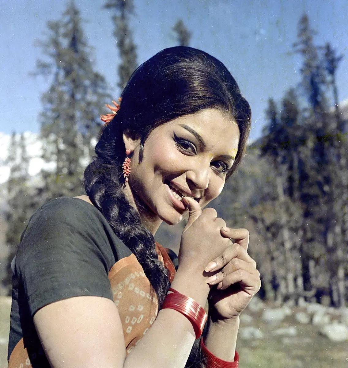1st Generation
Our story commences with the luminous Sharmila Tagore, a scion of the Tagore family, renowned for their profound influence during the Bengali Renaissance. Sharmila`s cinematic voyage commenced at the tender age of 14 under the mentorship of the legendary Satyajit Ray in "Apur Sansar" (1959). Sharmila`s roots trace back to Nobel Laureate Rabindranath Tagore, her maternal grandmother Latika Barua being the granddaughter of Rabindranath`s brother