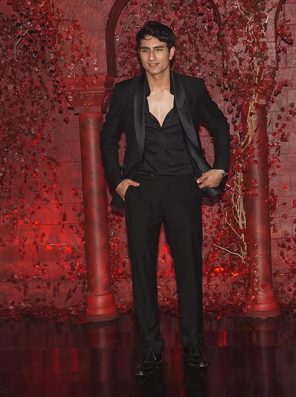 Ibrahim Ali Khan: Saif and Amrita`s son is set to debut with the movie, Sarzameen. He has proved to be more interested in following in his father`s footsteps into cinema than in following in the footsteps of his cricket legend grandfather.