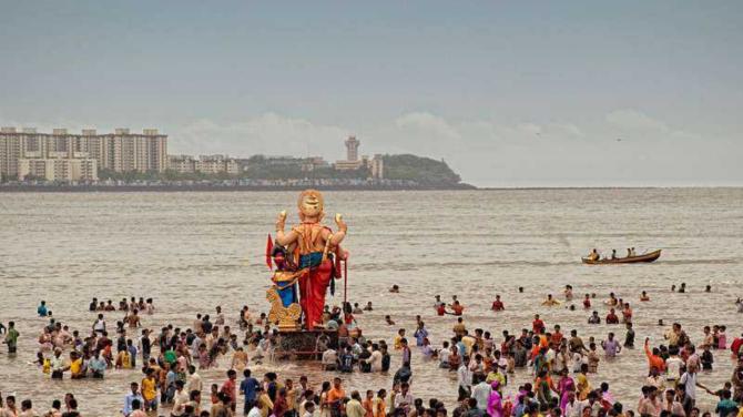 Popular Spots to See Ganpati Visarjan in Mumbai