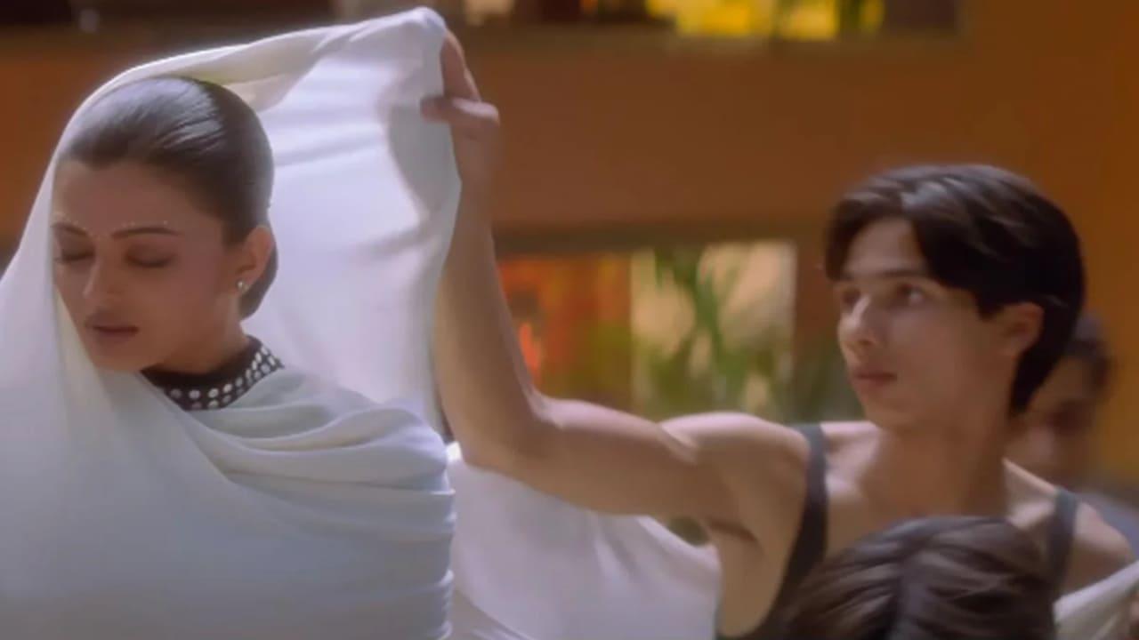 Shahid Kapoor Shares A Shocking Story While From His Shoot With Aishwarya Rai For Taal`s Song