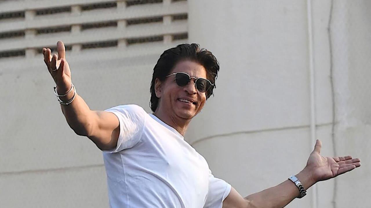 Funny Tweets From Shah Rukh Khan During His `Ask SRK` Session That Will Surely Make You Laugh!