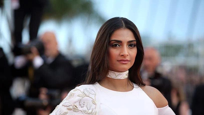 Rare and Unseen Childhood Pictures of Sonam Kapoor Ahuja