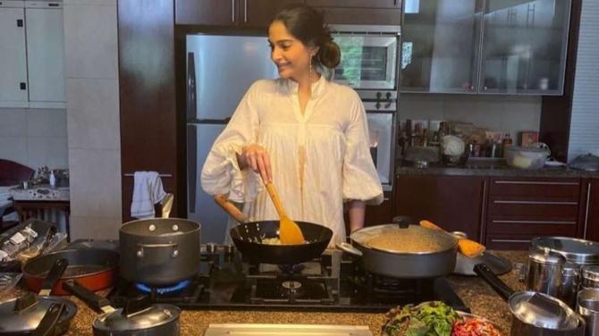Sonam Kapoor To Akshay Kumar, Bollywood Celebrities Who Will Inspire You To Become Vegan