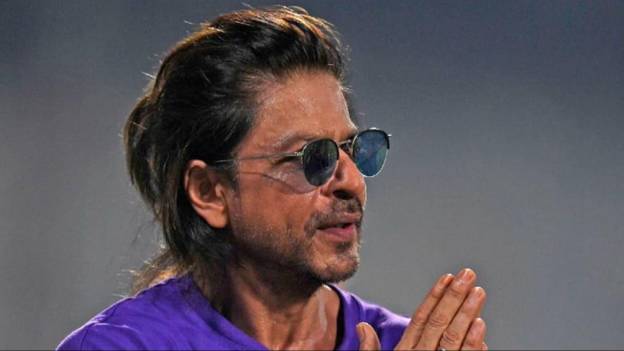 Shah Rukh Khan Rushed To Hospital In Ahmedabad Due To Heatstroke And Dehydration