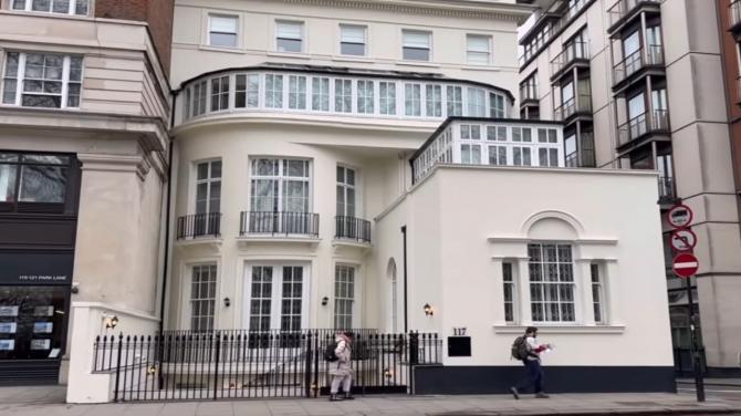 Apart From Mannat, Here Are 6 Ridiculously Expensive Things Owned By Pathaan Star Shah Rukh Khan