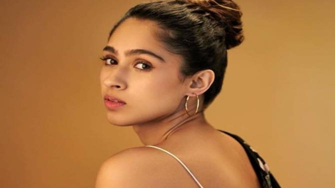 From Khushi Kapoor to Suhana Khan: 5 Star Kids Who Are Making Their Debut Soon!