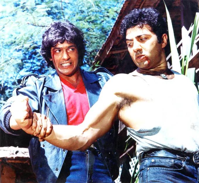 Despite having the image of a macho man, Sunny Deol is an adorable father. In an interview with mid-day, the actor said: `I still cannot see eye to eye with my father, Dharmendra. His fear will always remain. Even now, if I`m doing anything wrong, the thought of dad getting its knowledge scares me.`
In picture: Sunny Deol with Chunky Panday.