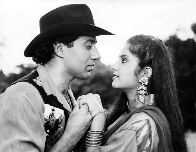Sunny Deol went on to star in numerous successful films in the 1980s and 1990s. He made his debut as a director and producer with Dillagi, in which he starred alongside his brother Bobby and Urmila Matondkar. Though the film was a box office flop, Deol`s first attempt at directing was appreciated by one and all.
In picture: Sunny Deol with the late Divya Bharti.