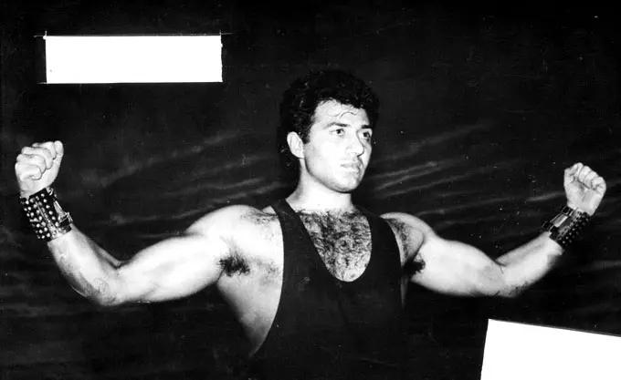 In 1990, Sunny Deol acted in a Rajkumar Santoshi film, Ghayal, where he portrayed the role of an amateur boxer wrongly accused of his brother`s murder. The film ended up bagging seven Filmfare Awards. Not only this, Sunny Deol`s performance won him the Filmfare Award for Best Actor and the National Film Award Special Jury Award/Special Mention (Feature Film).