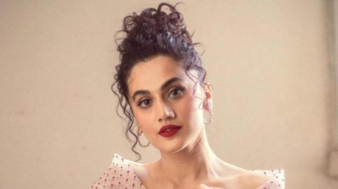 Virat-Anushka To Kareena Kapoor, 7 Celebrities Who Missed The Ambani Wedding
